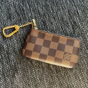 LV card pouch